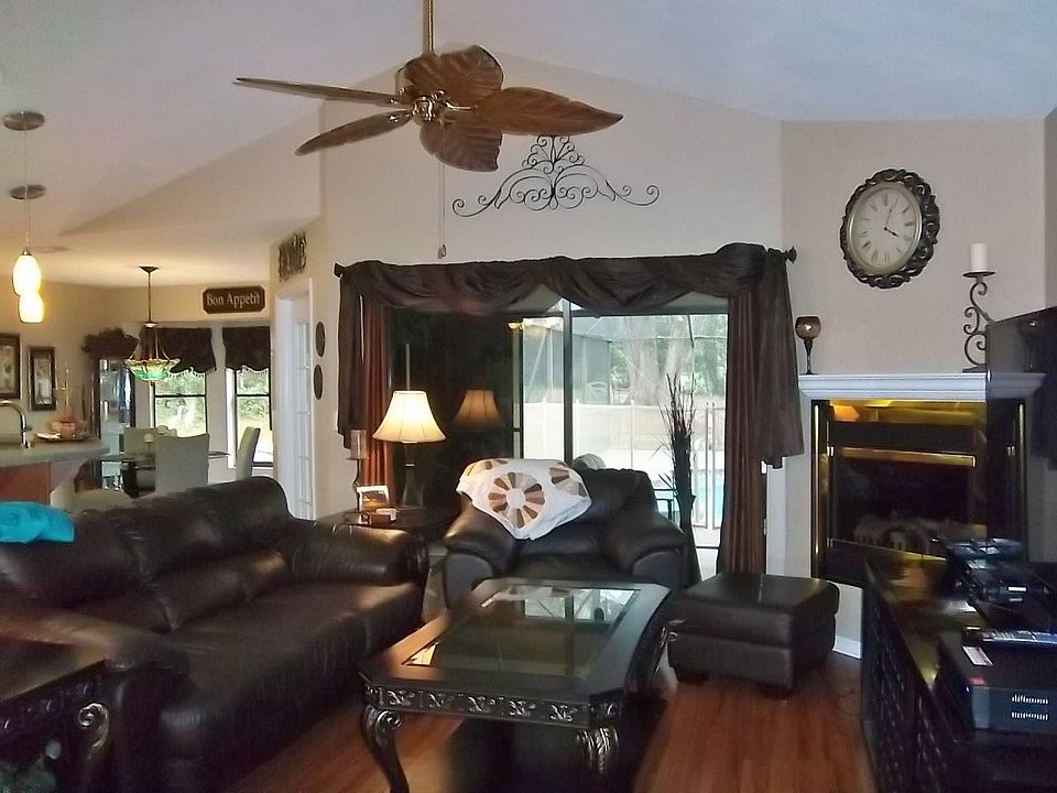 2nd image of 1616 E Pacific Ln