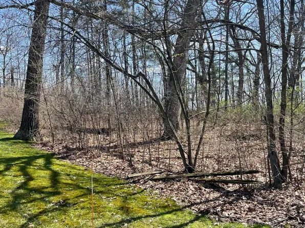 500 E Wildwood Ave, Cedar Lake, IN 46303