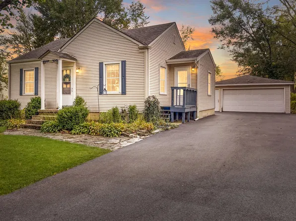 52 Deerpath Rd, Merrillville, IN 46410