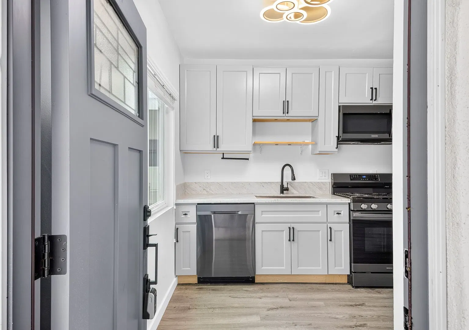 15301 Prairie Avenue — Photo 1