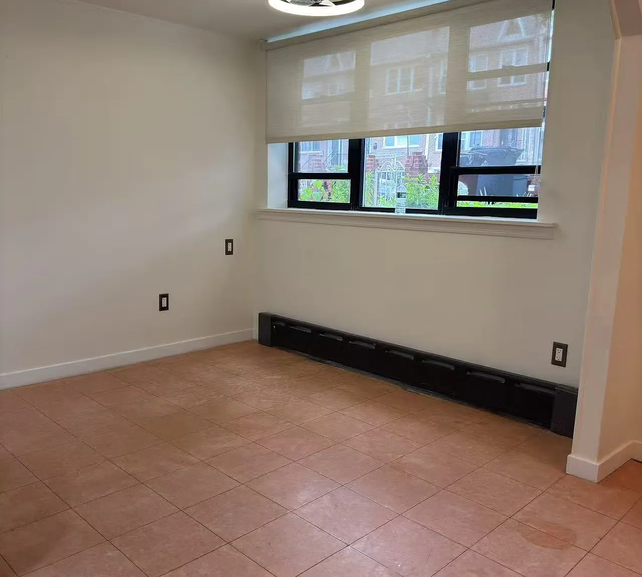1 bed, 750 sqft, $1,980 — Photo 3