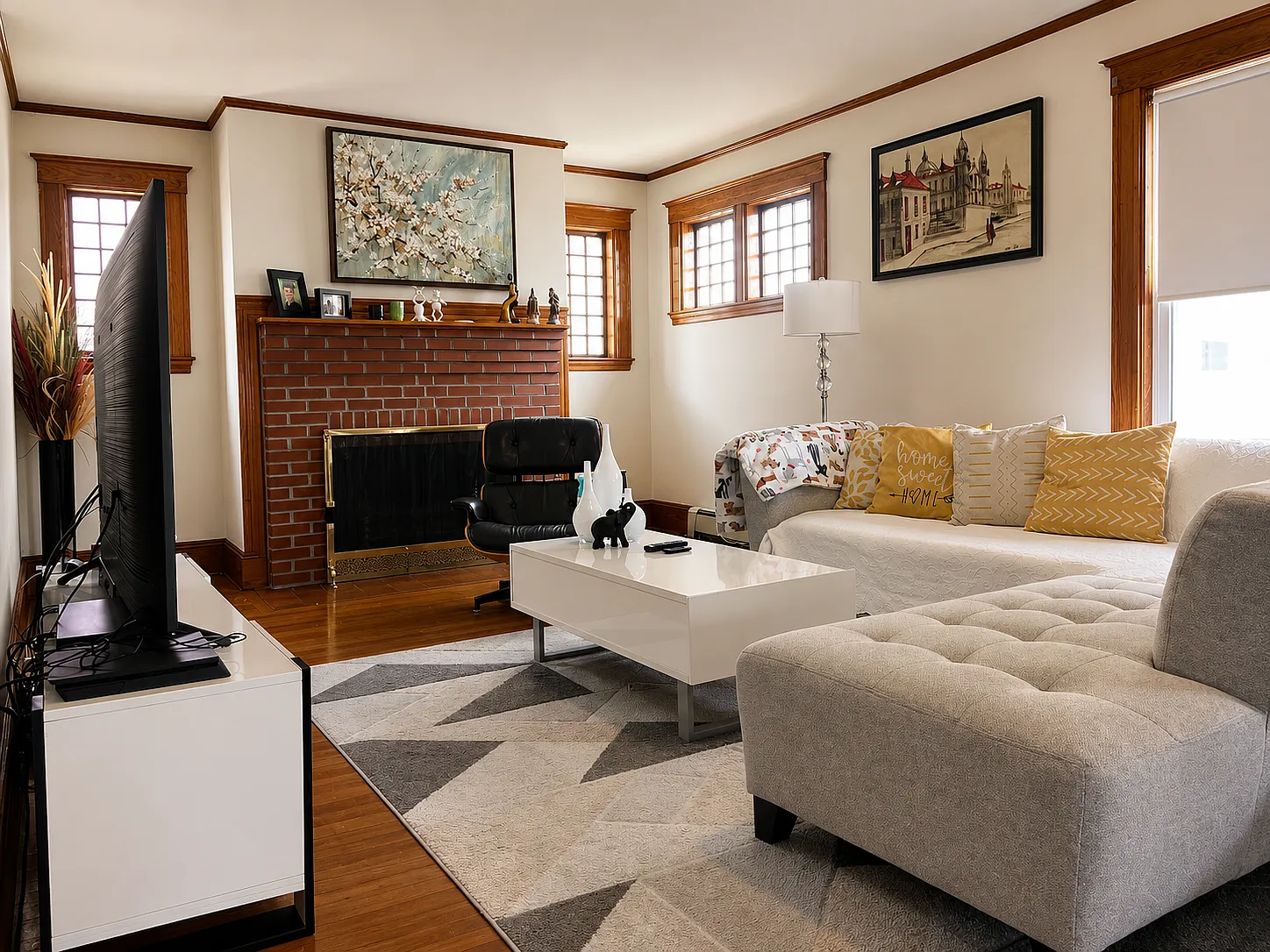 4 bed, 1.5 bath, 1850 sqft, $4,850 — Photo 2