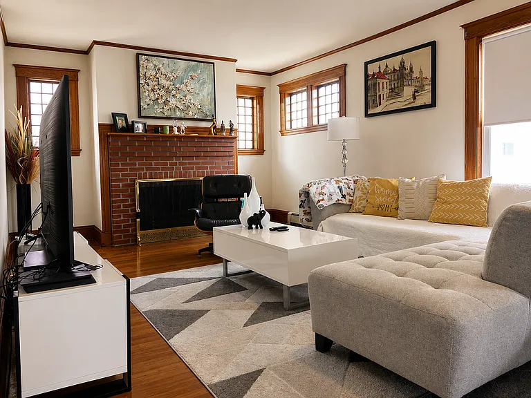 85 Walnut St — Photo 3