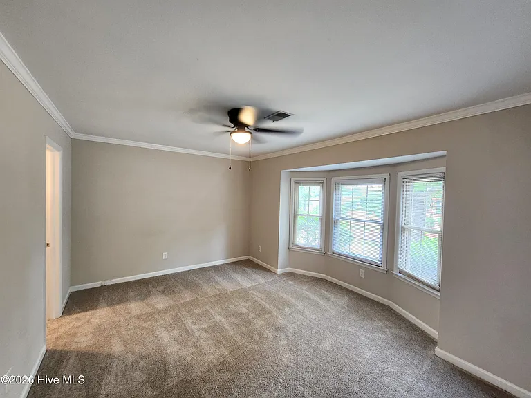 624 Crown Point Dr — Photo 9