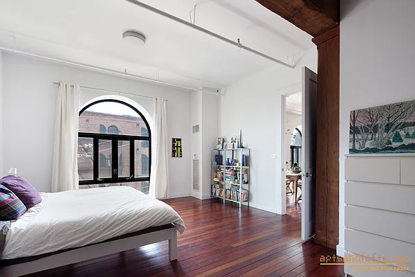 Rented by aptsandlofts.com | media 10