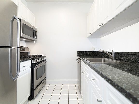 2nd image of 400 E 90th St APT 17B