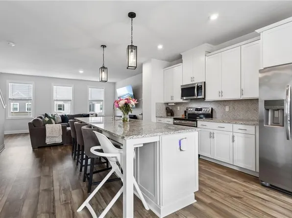 1510 Stanford Ln, Newport News, VA 23608
