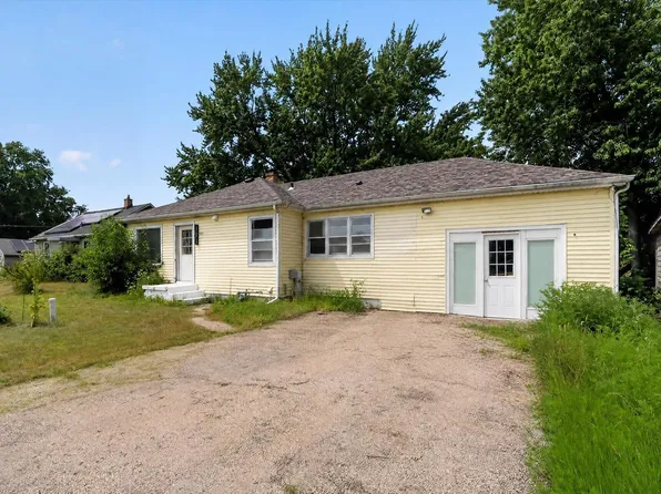 2076 Will James Rd, Rockford, IL 61109