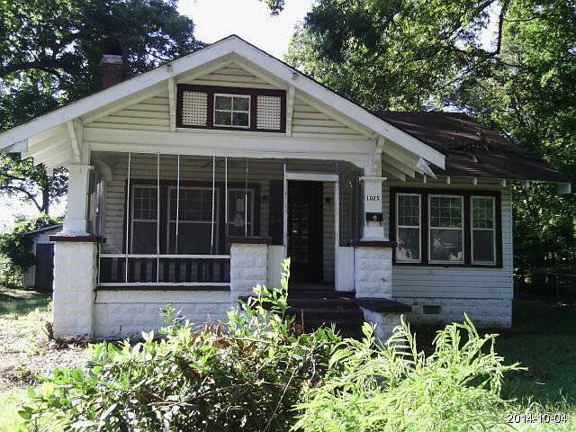 1st image of 1025 W Ash St