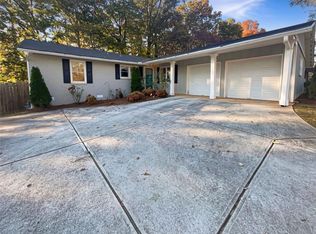 2111 Chestnut Hill Cir, Decatur, GA 30032