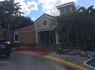 292 SW 83rd Way APT 105, Hollywood, FL 33025