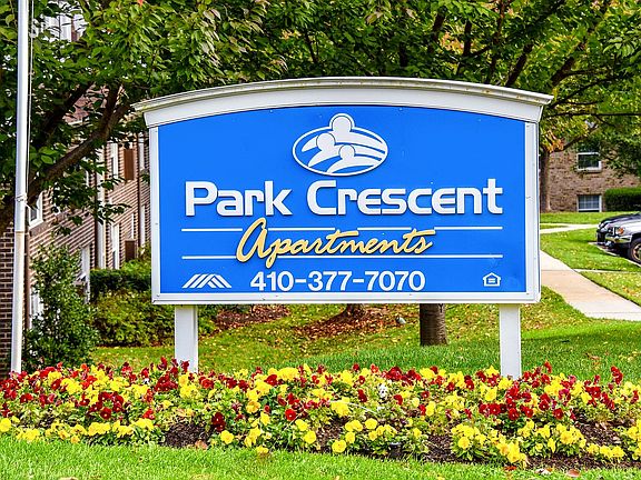 2016-10-31_Park Crescent Apartments-001