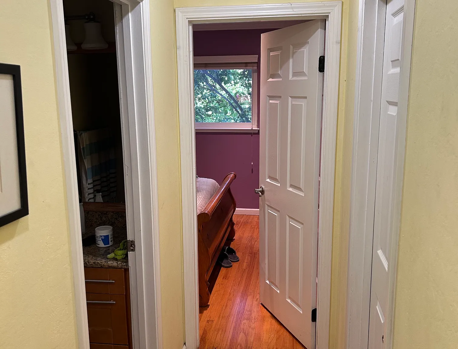 552 Endicott Dr — Photo 2