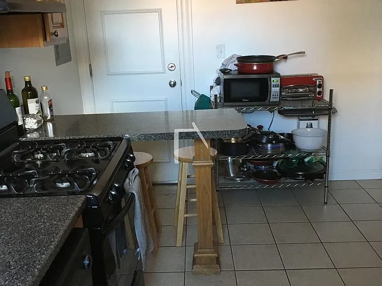 1942 Beacon St #6 — Photo 5