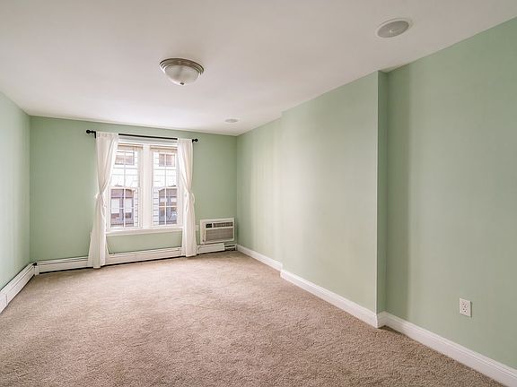 5th image of 129 E 15th St #11