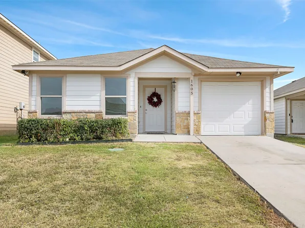 1605 Village Park Trl, Burleson, TX 76028