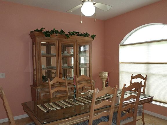 4th image of 479 Bridget St