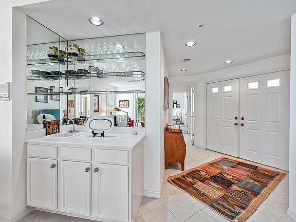5th image of 776 Eagle Creek Dr Unit 203
