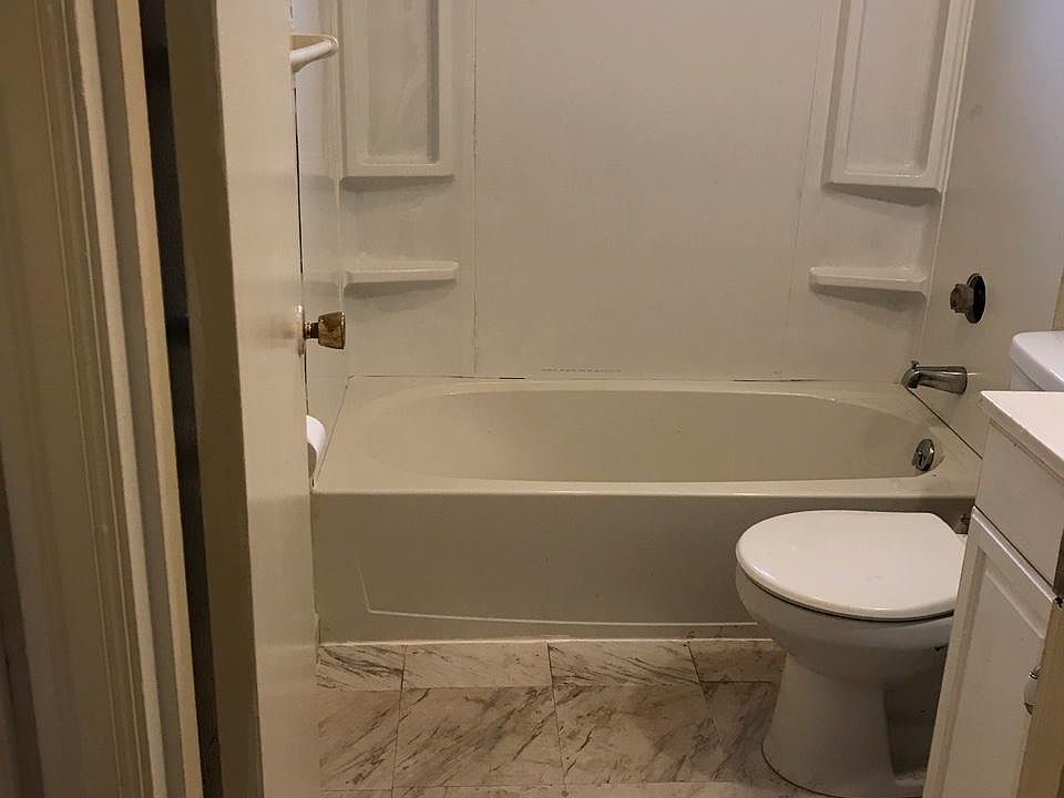 2nd image of 1046 19th Ave