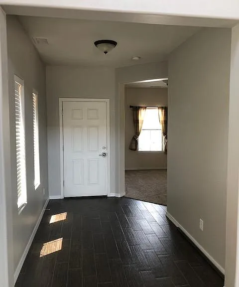 2141 W Kathleen Rd — Photo 5