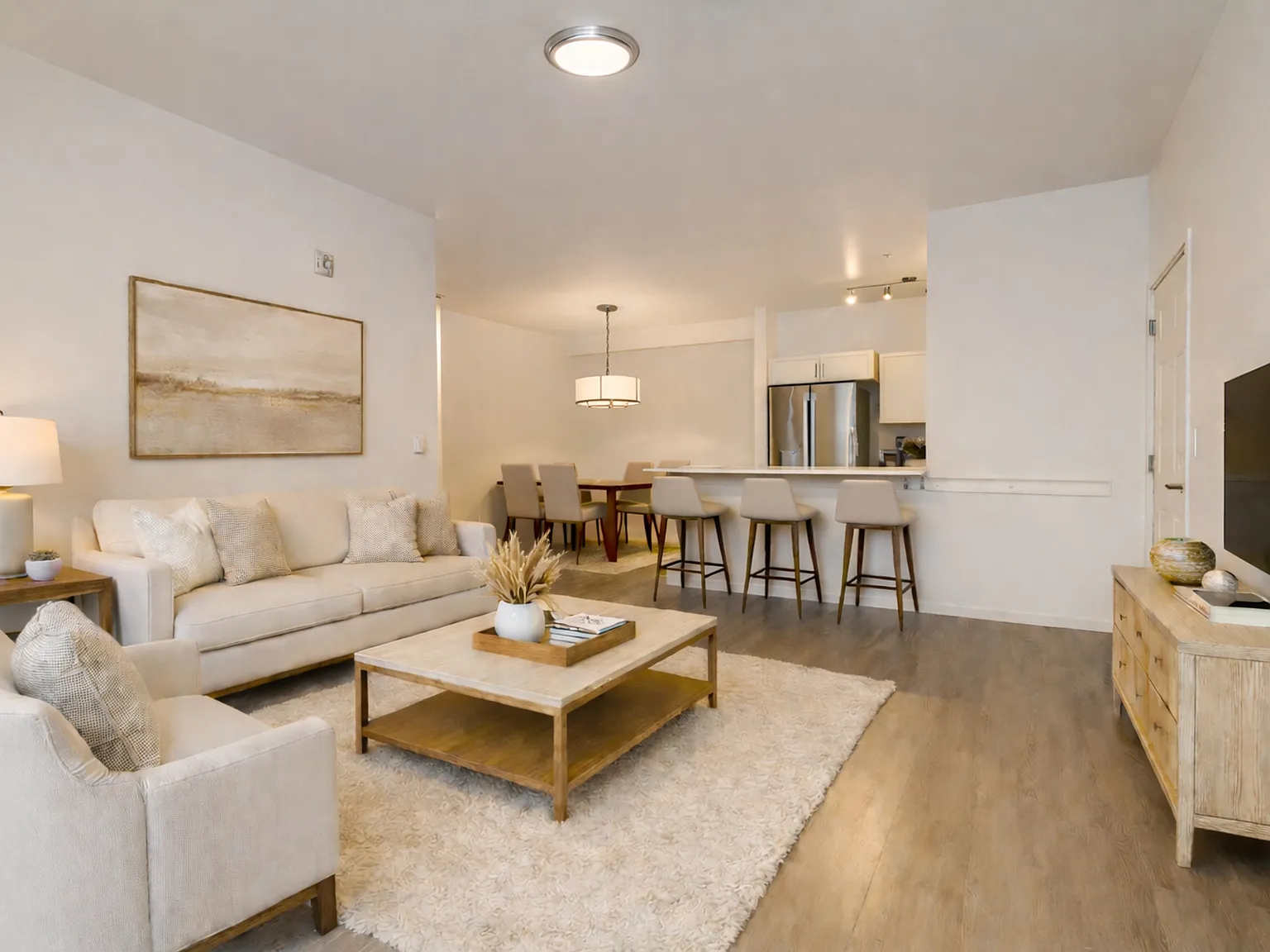 Creekside Apartments — Photo 2