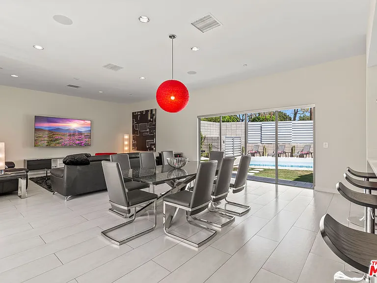 1052 Audrey Dr — Photo 10