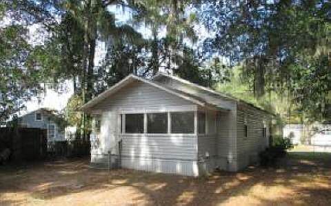 2nd image of 998 NE Lake Dr