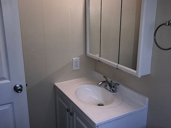 5th image of 260 Mariposa Ave APT 4