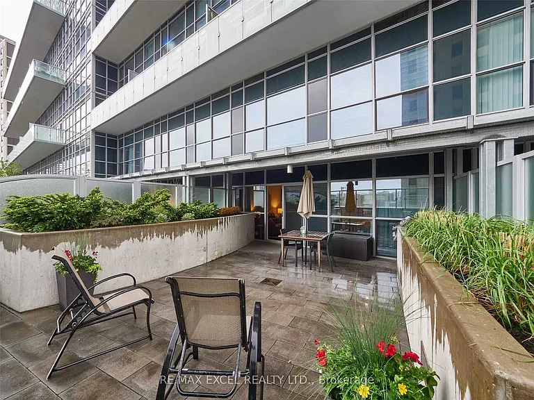 386 Yonge St #503 — Photo 28