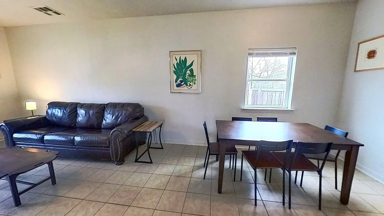 615 W Martin Luther King Dr — Photo 3