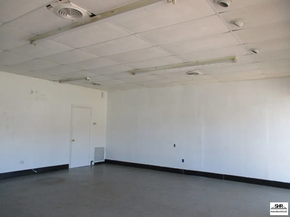 Building Photo 3