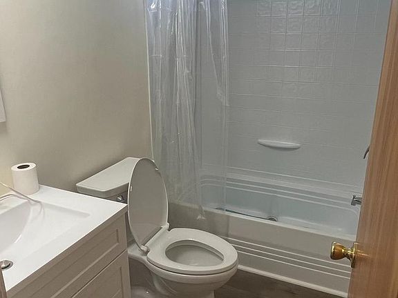 5th image of 202 Janesa Dr