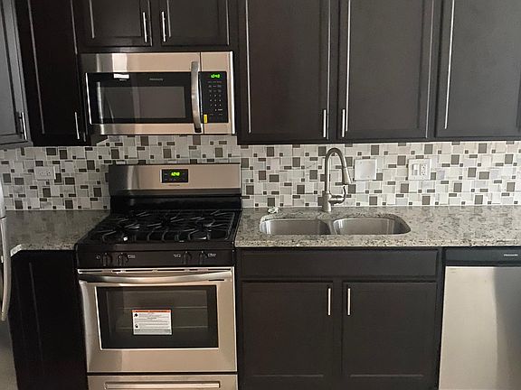 5th image of 7318 S Vernon Ave #1-2