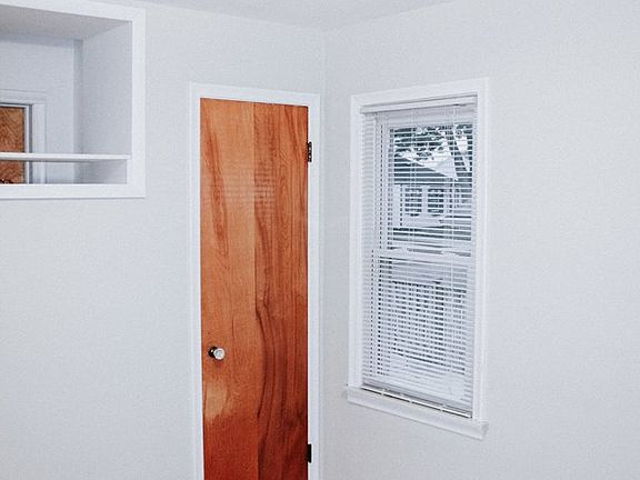 5th image of 605 Saint Johns St