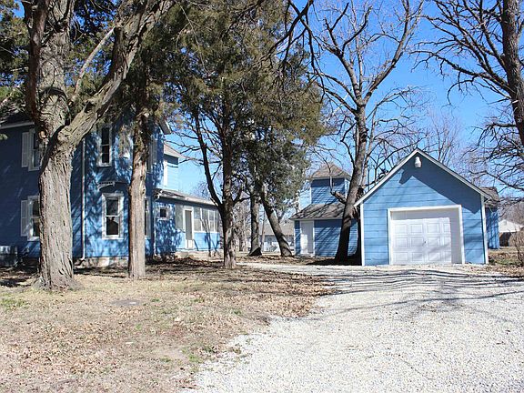 3rd image of 521 W 5th St