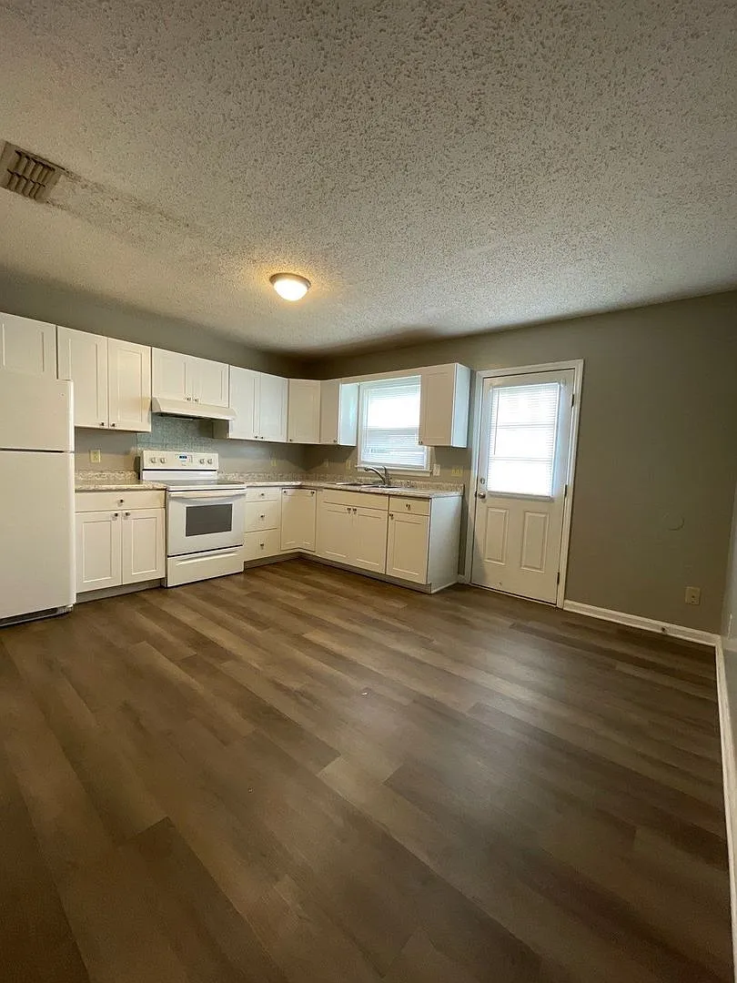 One Level 2 Bedroom Duplex in Murfreesboro! — Photo 4