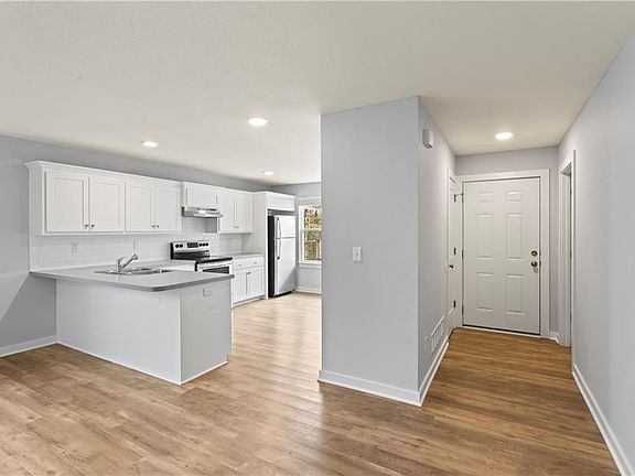 2nd image of 608 E Albert Ave