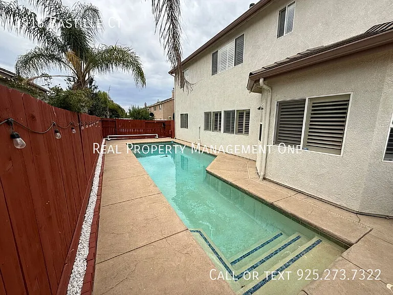 3918 Bastille Ct — Photo 34