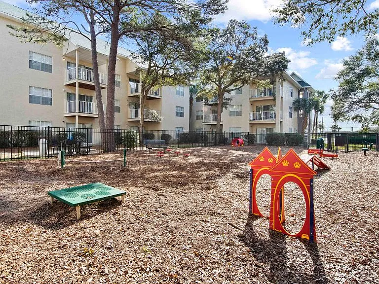 Coastline Apartments — Photo 19