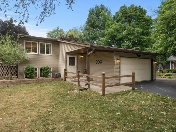 1477 Laurel Ave, Saint Paul Park, MN 55071