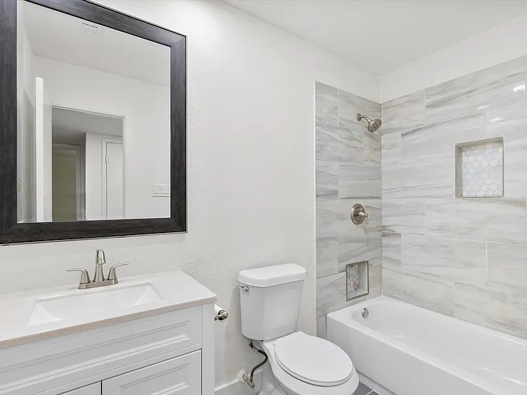 2814 Lindbergh Dr — Photo 16