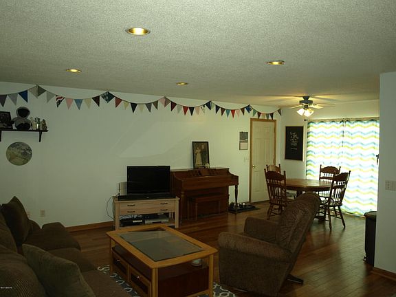5th image of 14073 Apple Dr