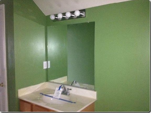4th image of 503 Millers Ct