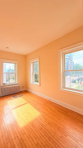 111 College St #4C Photo 1