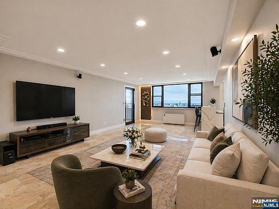 3rd image of 250 Gorge Rd APT 29L