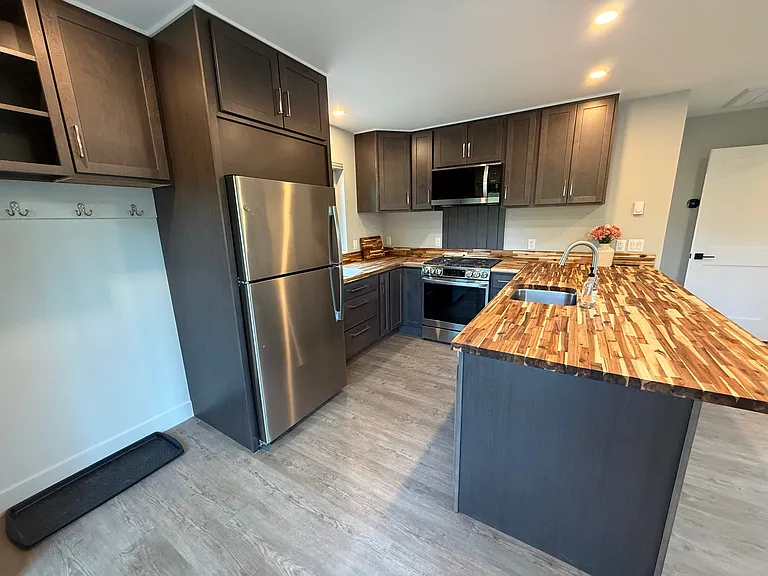 518 W Hayes St — Photo 6