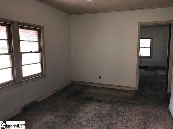 3rd image of 277 Jerry Hughes Dr