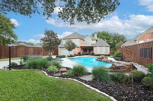 1st image of 109 Hollywood Dr