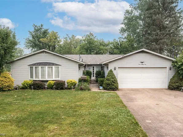 1281 Spruce Tree Ln, Amherst, OH 44001