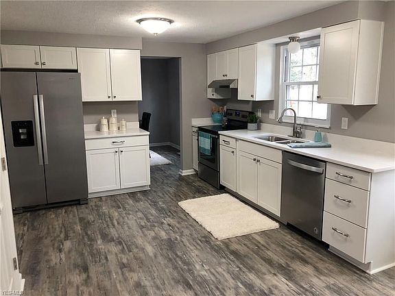 4th image of 150 Montview Dr